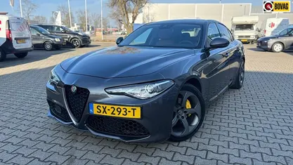 Grijs Occasion 2018 Alfa Romeo Giulia Super Sedan | € 26.945 (Eerlijke prijs)