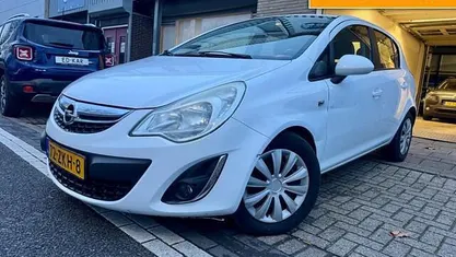 Wit Gebruikt 2012 Opel Corsa Edition Hatchback | € 2.195 (Goede deal)