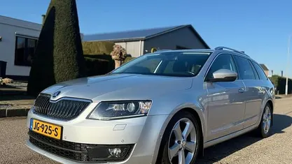 Occasion 2016 Skoda Octavia Business Line Hatchback | € 5.999 (Eerlijke prijs)