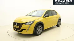 Geel Gebruikt 2023 Peugeot e-208 Style Hatchback | € 24.945 (Eerlijke prijs)