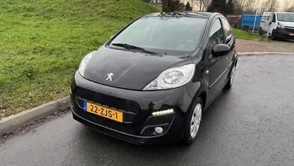 Occasion Peugeot 107 Envy 68 PK (50 kW) 2012 Zwart Hatchback