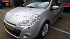 Grijs Gebruikt 2010 Renault Clio II Hatchback | € 2.997 (Eerlijke prijs)