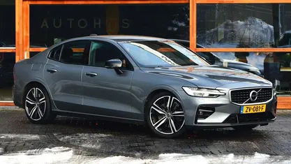 Grijs Occasion 2019 Volvo S60 R-Design Sedan | € 24.950 (Eerlijke prijs)