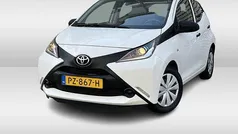 Wit Gebruikt 2017 Toyota Aygo Hatchback | € 7.950 (Goede deal)