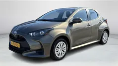 Groen Gebruikt 2023 Toyota Yaris Hybrid Active Hatchback | € 23.950 (Eerlijke prijs)