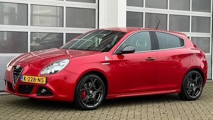 Occasion Alfa Romeo Giulietta Quadrifoglio Verde 241 PK (177 kW) 2016 Rood (metallic) Hatchback
