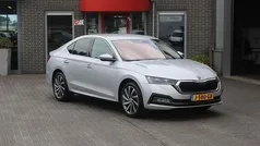 Grijs Gebruikt 2020 Skoda Octavia First Edition Hatchback | € 17.750 (Eerlijke prijs)