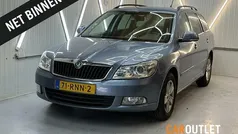 Blauw, metallic lak Gebruikt 2011 Skoda Octavia Ambition Stationwagen | € 3.490 (Eerlijke prijs)