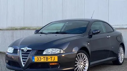 Occasion Alfa Romeo GT 140 PK (102 kW) 2006 Grijs Coupé
