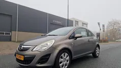 Bruin Gebruikt 2011 Opel Corsa Selection Hatchback | € 2.150 (Eerlijke prijs)