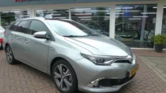 Grijs Gebruikt 2015 Toyota Auris Hybrid Stationwagen | € 13.950 (Eerlijke prijs)