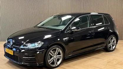 Occasion 2017 VW Golf VII Highline Hatchback | € 15.995 (Eerlijke prijs)