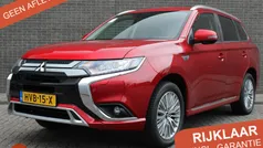 Rood Gebruikt 2021 Mitsubishi Outlander P-HEV Intense+ SUV | € 27.750 (Eerlijke prijs)