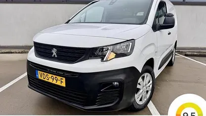 Wit Occasion 2020 Peugeot Partner Premium MPV | € 13.449 (Eerlijke prijs)