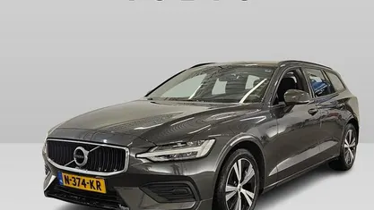 Grijs Gebruikt 2021 Volvo V60 Momentum Stationwagen | € 25.935 (Goede deal)