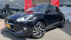 Zwart Gebruikt 2021 Suzuki Swift Style Hatchback | € 15.900 (Eerlijke prijs)
