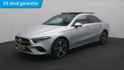 Grijs Occasion 2024 Mercedes A250 Luxury Sedan | € 35.945 (Eerlijke prijs)