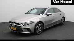 Grijs (metallic) Gebruikt 2020 Mercedes A180 Business Sedan | € 24.900 (Goede deal)