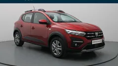 Rood, metallic lak Gebruikt 2021 Dacia Sandero Comfort Hatchback | € 12.990 (Goede deal)