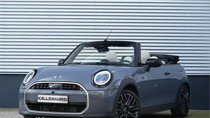 Grijs Occasion 2025 Mini Cooper S Cabriolet Favoured Cabriolet | € 49.875 (Eerlijke prijs)
