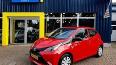 Rood Gebruikt 2017 Toyota Aygo Hatchback | € 8.250 (Eerlijke prijs)
