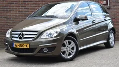 Bruin, metallic lak Gebruikt 2009 Mercedes B200 MPV | € 5.949 (Eerlijke prijs)