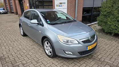 Gebruikt 2012 Opel Astra Edition Hatchback | € 3.500 (Goede deal)