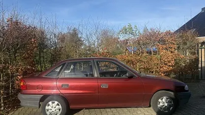 Rood Gebruikt 1995 Opel Astra Stationwagen | € 1.050