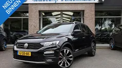 Zwart Gebruikt 2019 VW T-Roc Style SUV | € 20.940 (Eerlijke prijs)