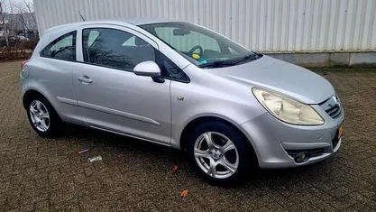 Grijs Occasion 2007 Opel Corsa Enjoy Hatchback | € 3.850 (Eerlijke prijs)