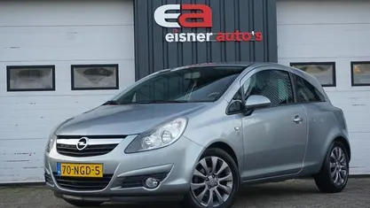 Grijs Gebruikt 2010 Opel Corsa Edition Hatchback | € 3.949 (Eerlijke prijs)