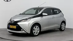 Gebruikt 2017 Toyota Aygo X-play Hatchback | € 8.945 (Eerlijke prijs)