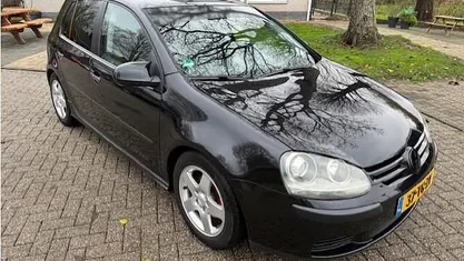 Zwart Gebruikt 2006 VW Golf IV Hatchback | € 2.950 (Eerlijke prijs)