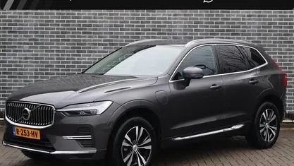 Grijs Occasion 2022 Volvo XC60 Core SUV | € 43.894 (Super prijs)