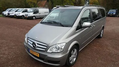 Grijs, metallic lak Gebruikt 2012 Mercedes Viano MPV | € 13.950 (Super prijs)
