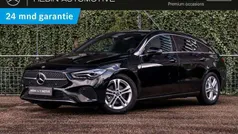 Zwart, metallic lak Gebruikt 2024 Mercedes CLA180 Shooting Brake Business Stationwagen | € 33.900 (Eerlijke prijs)