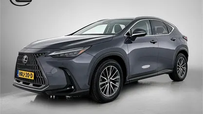 Grijs Gebruikt 2022 Lexus NX450h+ Launch Edition SUV | € 47.950 (Goede deal)