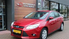 Rood Gebruikt 2011 Ford Focus Ambiente Hatchback | € 7.650 (Eerlijke prijs)