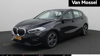 Occasion BMW 118 Basis 136 PK (100 kW) 2023 Zwart Hatchback