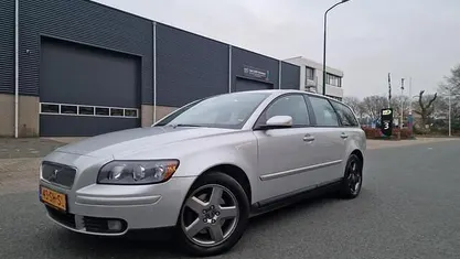 Grijs Occasion 2006 Volvo V50 Stationwagen | € 2.950 (Goede deal)