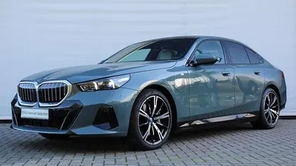 Groen Gebruikt 2025 BMW 550e Comfort Edition Sedan | € 88.450 (Super prijs)