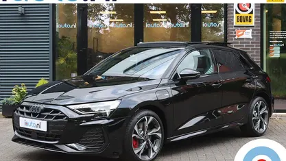 Zwart (metallic) Nieuw 2025 Audi A3 Sportback e-tron Competition Hatchback | € 49.745 (Goede deal)