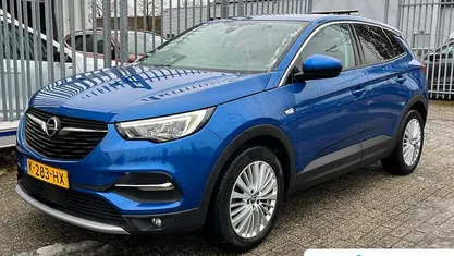 Blauw Occasion 2020 Opel Grandland X Innovation SUV | € 18.735 (Eerlijke prijs)