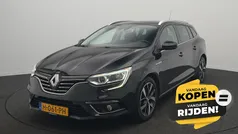 Zwart (metallic) Gebruikt 2020 Renault Mégane GrandTour Bose Edition Stationwagen | € 16.500 (Eerlijke prijs)