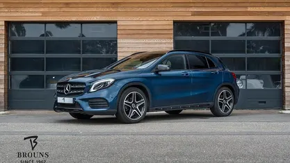 Blauw Gebruikt 2019 Mercedes GLA180 AMG SUV | € 25.950 (Eerlijke prijs)