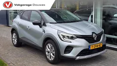 Grijs, metallic lak Gebruikt 2022 Renault Captur Intens SUV | € 23.950 (Eerlijke prijs)