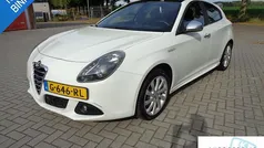 Wit Gebruikt 2012 Alfa Romeo Giulietta Distinctive Hatchback | € 9.450 (Eerlijke prijs)