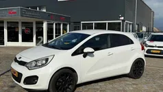 Wit Gebruikt 2013 Kia Rio Hatchback | € 6.750 (Eerlijke prijs)