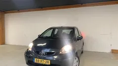 Grijs Gebruikt 2007 Toyota Aygo Hatchback | € 2.450 (Eerlijke prijs)