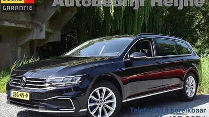 Zwart (metallic) Gebruikt 2021 VW Passat Business Stationwagen | € 22.445 (Goede deal)